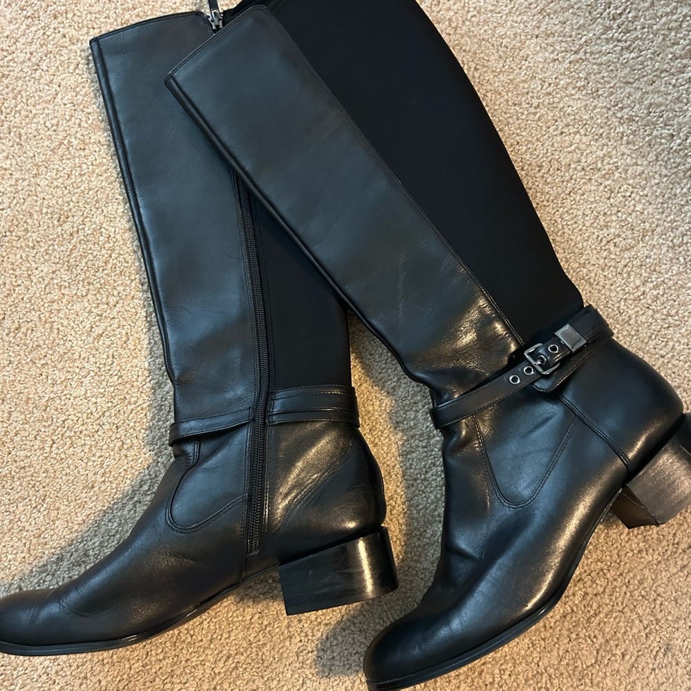 Elegant Black Heeled Boots